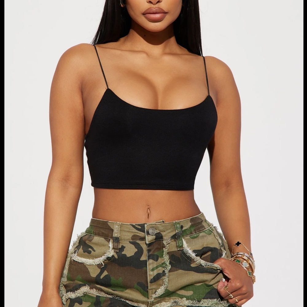 Black crop tank top 🖤